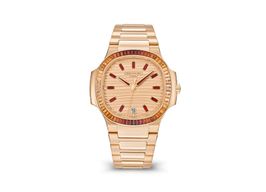 Patek Philippe Nautilus 7118/1300R-001 (2025) - Pink dial 35 mm Rose Gold case