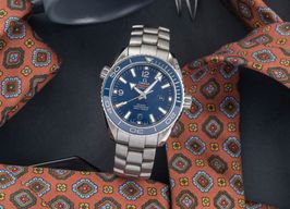 Omega Seamaster Planet Ocean 232.90.38.20.03.001 (Onbekend (willekeurig serienummer)) - Blauw wijzerplaat 38mm Titanium