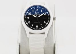 IWC Pilot IW328104 (2025) - Zwart wijzerplaat 41mm Keramiek