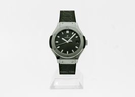 Hublot Classic Fusion Racing Grey 581.NX.7071.LR (2024) - Grijs wijzerplaat 33mm Titanium