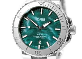 Oris Aquis 01 733 7730 4137-07 8 24 05PEB (2023) - Green dial 44 mm Steel case