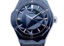 Hublot Classic Fusion 550.CS.1800.RX.ORL21 (2022) - Zwart wijzerplaat 40mm Keramiek