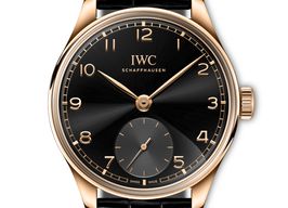 IWC Portuguese Automatic IW358401 (2024) - Zwart wijzerplaat 40mm Roségoud