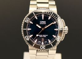 Oris Aquis Date 0173376534135 (2017) - Blue dial 43 mm Steel case