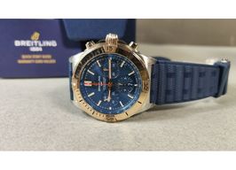 Breitling Chronomat 42 UB0134101C1S1 (2025) - Blue dial 43 mm Gold/Steel case