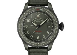 IWC Pilot IW395601 (2024) - Groen wijzerplaat 46mm Keramiek