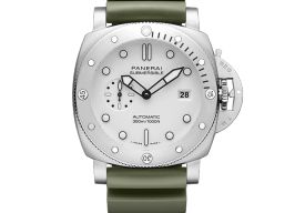 Panerai Submersible PAM01595 (2025) - White dial 44 mm Steel case
