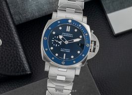 Panerai Luminor Submersible PAM02068 (Onbekend (willekeurig serienummer)) - Blauw wijzerplaat 42mm Staal