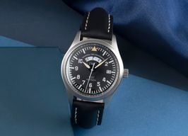 IWC Pilot Spitfire UTC IW325102 (2002) - Black dial 39 mm Steel case