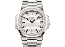 Patek Philippe Nautilus 5711/1A-011 (2015) - White dial 40 mm Steel case