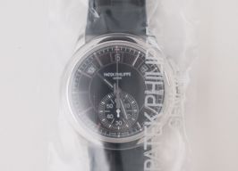 Patek Philippe Annual Calendar Chronograph 5905P-010 (2020) - 42mm Platina