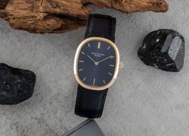 Patek Philippe Golden Ellipse 3548 (1970) - Blue dial 27 mm Yellow Gold case