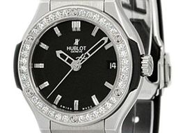 Hublot Classic Fusion Quartz 581.NX.1170.RX.1104 (2023) - Black dial 33 mm Titanium case