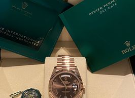 Rolex Day-Date 40 228235 (2021) - Brown dial 40 mm Rose Gold case