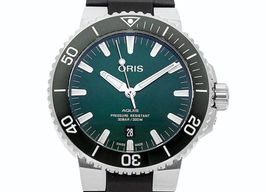 Oris Aquis Date 01 733 7730 4157-07 4 24 64EB (2023) - Green dial 44 mm Steel case