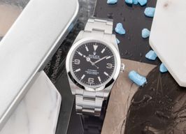 Rolex Explorer 214270 (Onbekend (willekeurig serienummer)) - Zwart wijzerplaat 39mm Staal