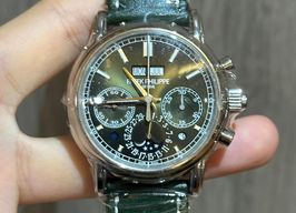 Patek Philippe Perpetual Calendar 5204G-001 (2025) - 40mm Witgoud