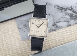 NOMOS Tetra 27 401 -