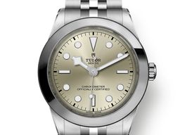 Tudor Black Bay 79660 (2024) - Champagne wijzerplaat 39mm Staal