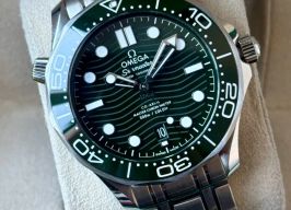 Omega Seamaster Diver 300 M 210.30.42.20.10.001 (2026) - Green dial 42 mm Steel case