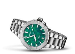 Oris Aquis 01 733 7770 4137-07 8 18 05P (2024) - Green dial 37 mm Steel case