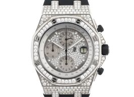 Audemars Piguet Royal Oak Offshore 26067BC.ZZ.D002CR.01 (2013) - Diamond dial 42 mm White Gold case