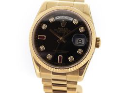Rolex Day-Date 36 118238 (Onbekend (willekeurig serienummer)) - Bruin wijzerplaat 36mm Geelgoud