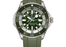 Breitling Superocean 46 E10379D31L1S1 (2024) - Groen wijzerplaat 47mm Titanium