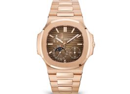 Patek Philippe Nautilus 5712/1R-001 (2025) - Bruin wijzerplaat 40mm Roségoud