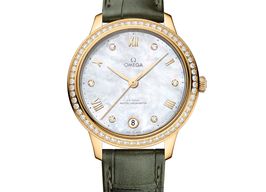 Omega De Ville 434.58.34.20.55.002 (2025) - White dial 34 mm Yellow Gold case
