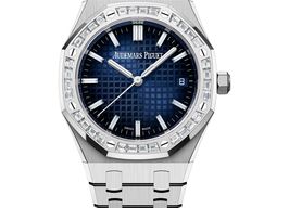 Audemars Piguet Royal Oak Selfwinding 77451BC.ZZ.1361BC.01 (2025) - Blue dial 34 mm White Gold case