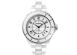 Chanel J12 H5700 -