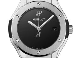 Hublot Classic Fusion 565.NX.1270.RX.MDM (2024) - Zwart wijzerplaat 38mm Titanium