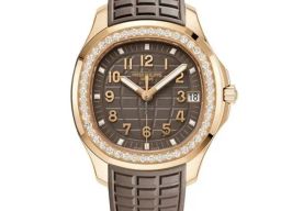 Patek Philippe Aquanaut 5268/200R-010 (2023) - Grey dial 39 mm Rose Gold case