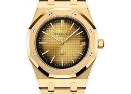 Audemars Piguet Royal Oak Jumbo 16202BA.OO.1240BA.02 (2024) - Champagne dial 39 mm Yellow Gold case