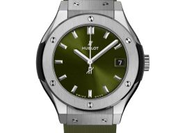 Hublot Classic Fusion Quartz 581.NX.8970.RX (2025) - Green dial 33 mm Titanium case