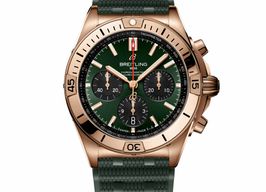 Breitling Chronomat 42 RB0134101L1S1 (2024) - Groen wijzerplaat Onbekend Roodgoud