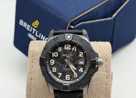 Breitling Avenger S17328101B1X1 (2025) - Black dial 42 mm Titanium case