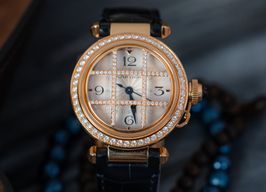 Cartier Pasha WJPA0012 (2021) - Silver dial 35 mm Rose Gold case