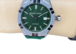 Maurice Lacroix Aikon AI6008-SS000-630-5 (2024) - Green dial 42 mm Steel case