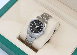 Rolex Oyster Perpetual 34 124200 (2021) - Zwart wijzerplaat 34mm Staal