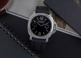Panerai Luminor Marina 8 Days PAM00590 (Unknown (random serial)) - Black dial 44 mm Steel case