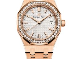 Audemars Piguet Royal Oak Selfwinding 77351OR.ZZ.1261OR.01 (2025) - Silver dial 34 mm Rose Gold case