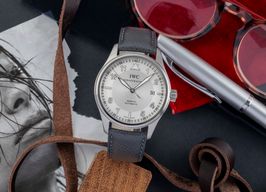 IWC Pilot Mark IW4421 (Onbekend (willekeurig serienummer)) - Zwart wijzerplaat 28mm Staal