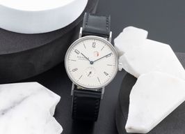 NOMOS Tangente Gangreserve 172 -