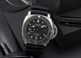 Panerai Luminor Submersible 1950 3 Days Automatic PAM00389 (Unknown (random serial)) - Black dial 47 mm Ceramic case