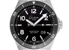 Glashütte Original SeaQ Panorama Date 1-36-13-01-80-70 (2026) - Zwart wijzerplaat 43mm Staal