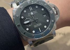 Panerai Submersible PAM01697 (2025) - Groen wijzerplaat 44mm Staal