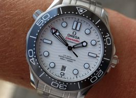 Omega Seamaster Diver 300 M 210.30.42.20.04.001 (2024) - Wit wijzerplaat 42mm Staal