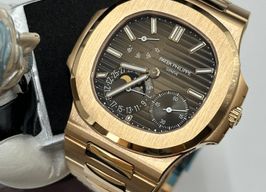 Patek Philippe Nautilus 5712/1R-001 (2023) - Bruin wijzerplaat 40mm Roségoud